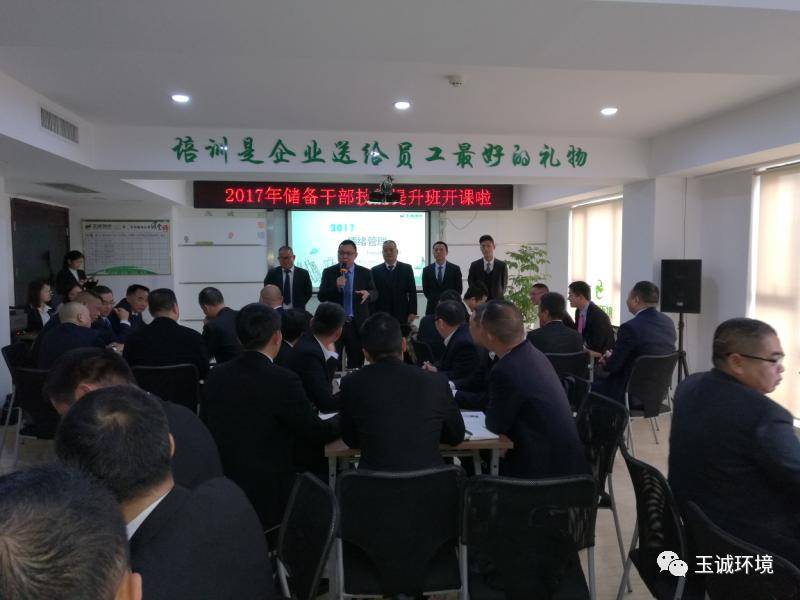 長沙清潔,長沙清潔服務,長沙專業(yè)清潔,長沙清潔公司,湖南專業(yè)清潔,長沙保潔公司,長沙專業(yè)保潔,長沙物業(yè)保潔
