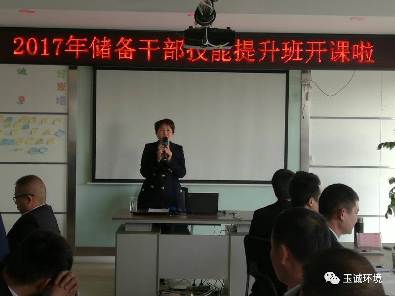 長沙清潔,長沙清潔服務,長沙專業(yè)清潔,長沙清潔公司,湖南專業(yè)清潔,長沙保潔公司,長沙專業(yè)保潔,長沙物業(yè)保潔