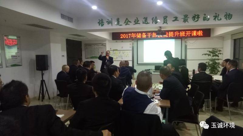 長沙清潔,長沙清潔服務,長沙專業(yè)清潔,長沙清潔公司,湖南專業(yè)清潔,長沙保潔公司,長沙專業(yè)保潔,長沙物業(yè)保潔